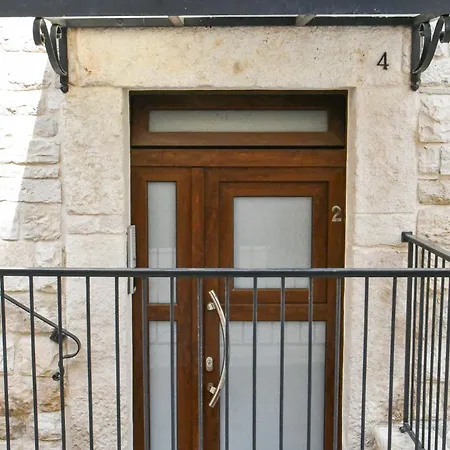 Hasu בית הארחה טרני