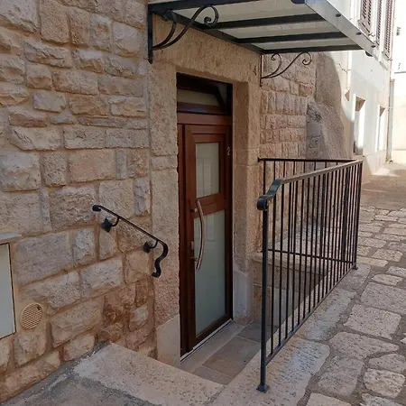 Hasu Πανσιόν 3*